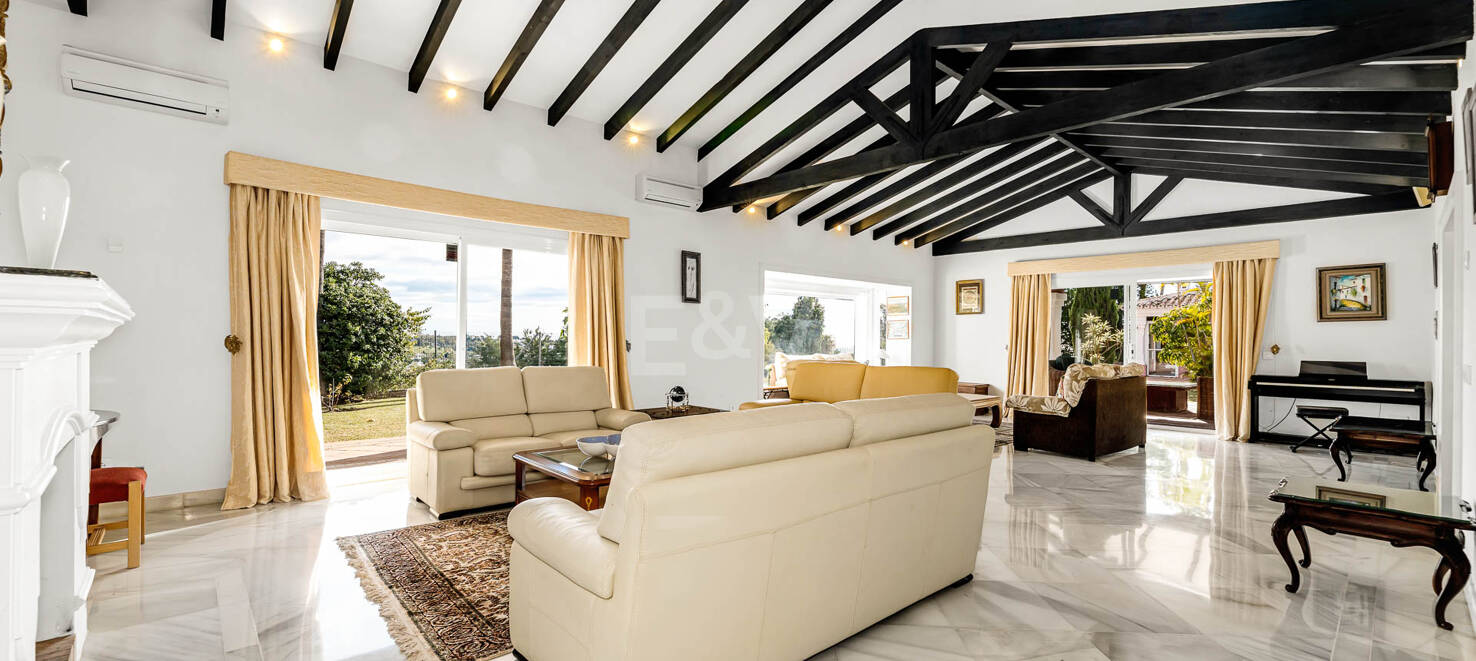 Elegante andalusische Villa mit privatem Garten und Pool in prestigeträchtigem La Quinta