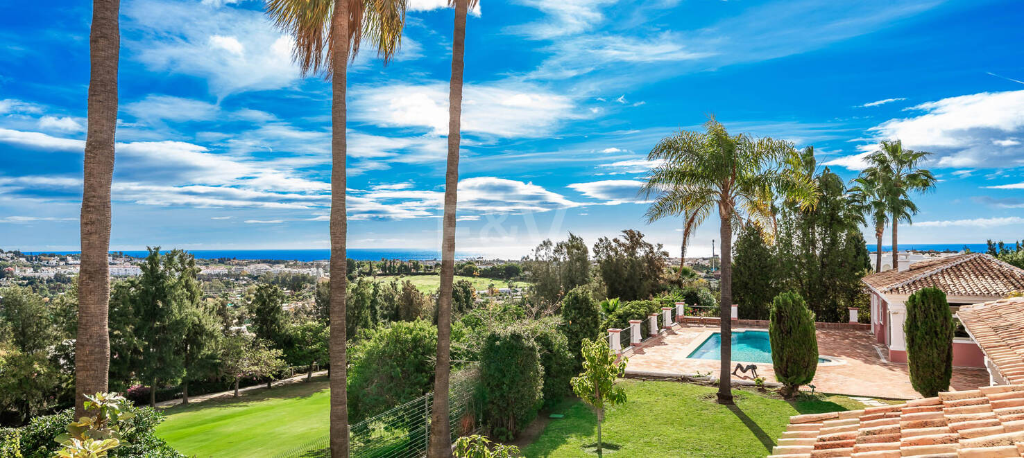 Elegante andalusische Villa mit privatem Garten und Pool in prestigeträchtigem La Quinta