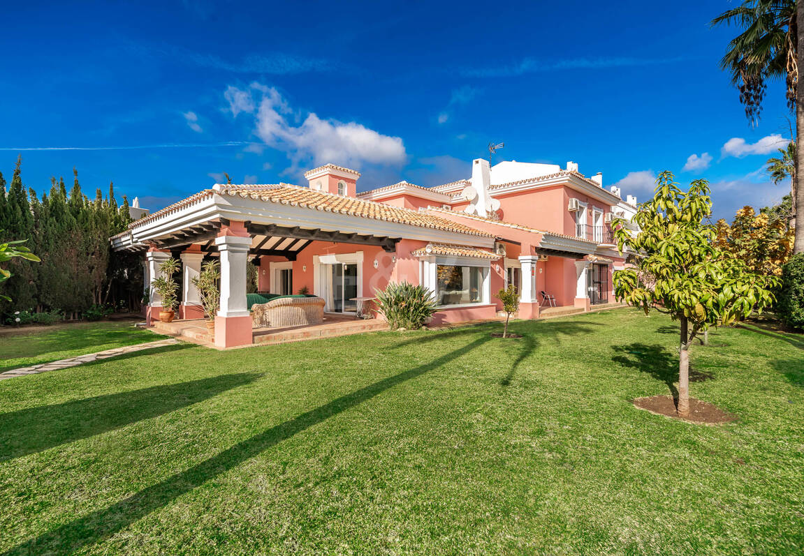 Elegancka półoddzielna willa w La Quinta, w pobliżu Marbelli i Top Golf Courses