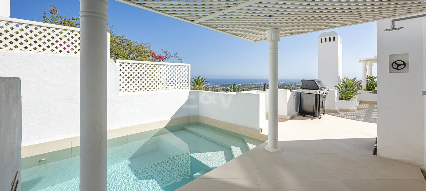 Exceptional Apartment in Jardines Colgantes with Private Swimming Pool and Sea Views