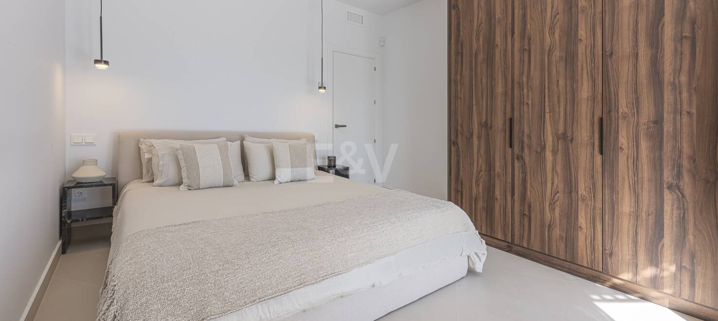 Exceptional Apartment in Jardines Colgantes with Private Swimming Pool and Sea Views