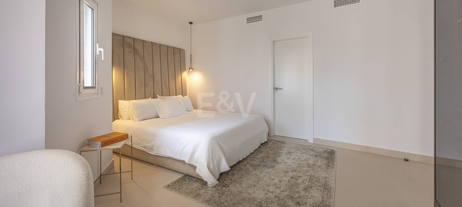 Exceptional Apartment in Jardines Colgantes with Private Swimming Pool and Sea Views