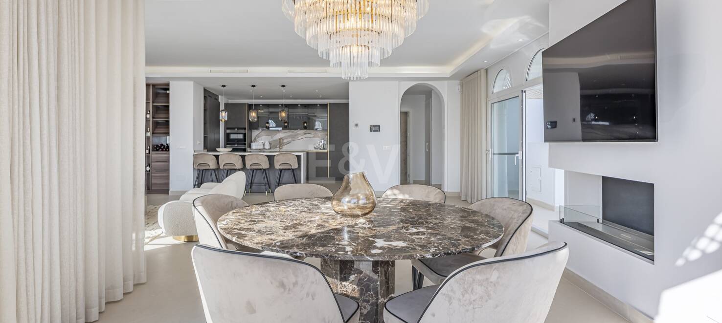 Exceptional Apartment in Jardines Colgantes with Private Swimming Pool and Sea Views