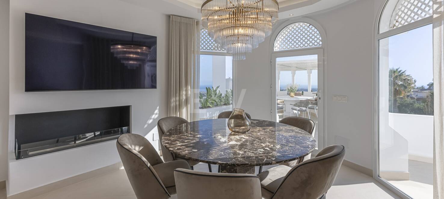 Exceptional Apartment in Jardines Colgantes with Private Swimming Pool and Sea Views
