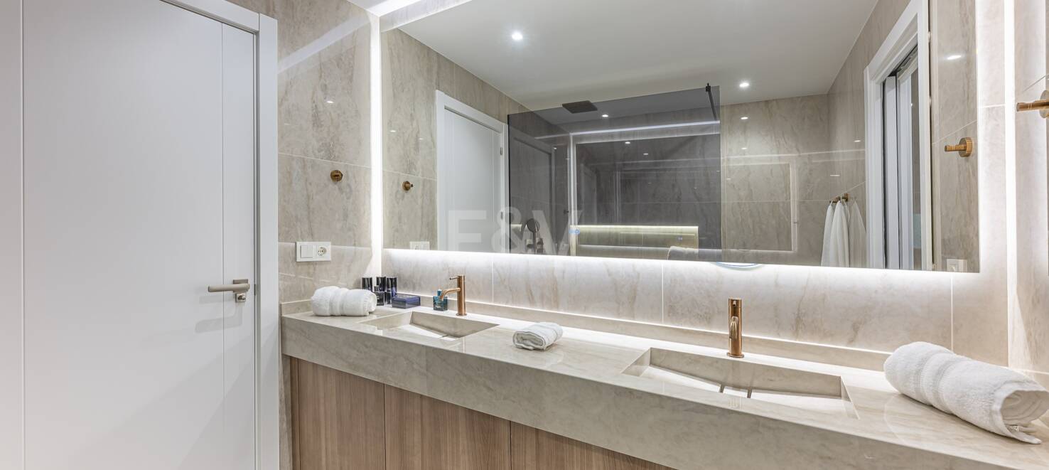 Exceptional Apartment in Jardines Colgantes with Private Swimming Pool and Sea Views