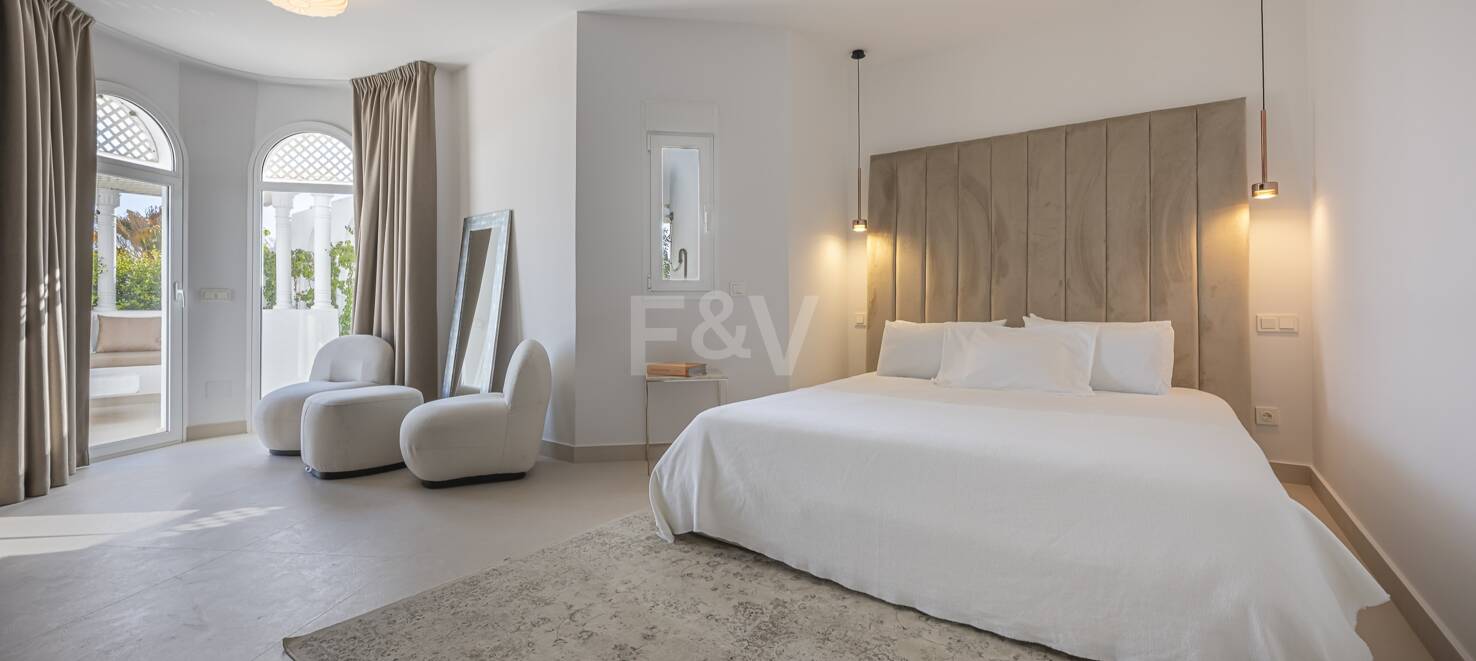 Exceptional Apartment in Jardines Colgantes with Private Swimming Pool and Sea Views