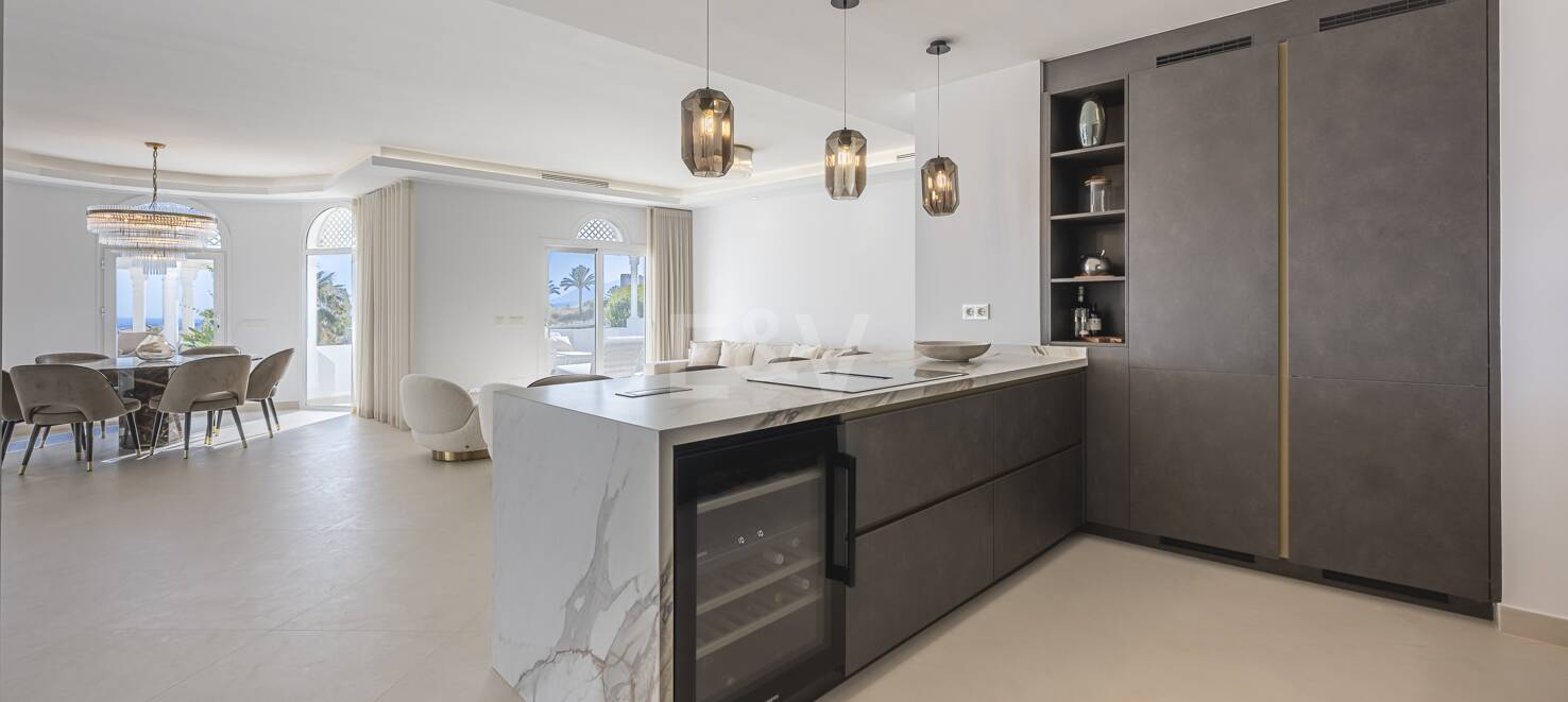 Exceptional Apartment in Jardines Colgantes with Private Swimming Pool and Sea Views