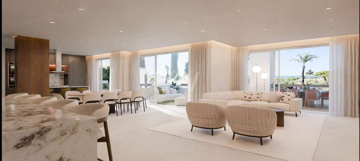 Luxury Beachfront Apartment with Direct Promenade Access in Los Monteros