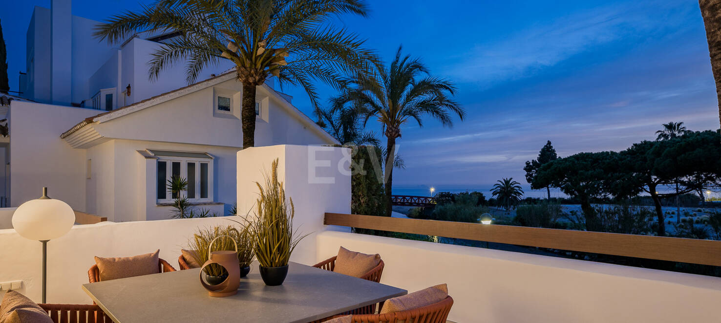Luxury Beachfront Apartment with Direct Promenade Access in Los Monteros
