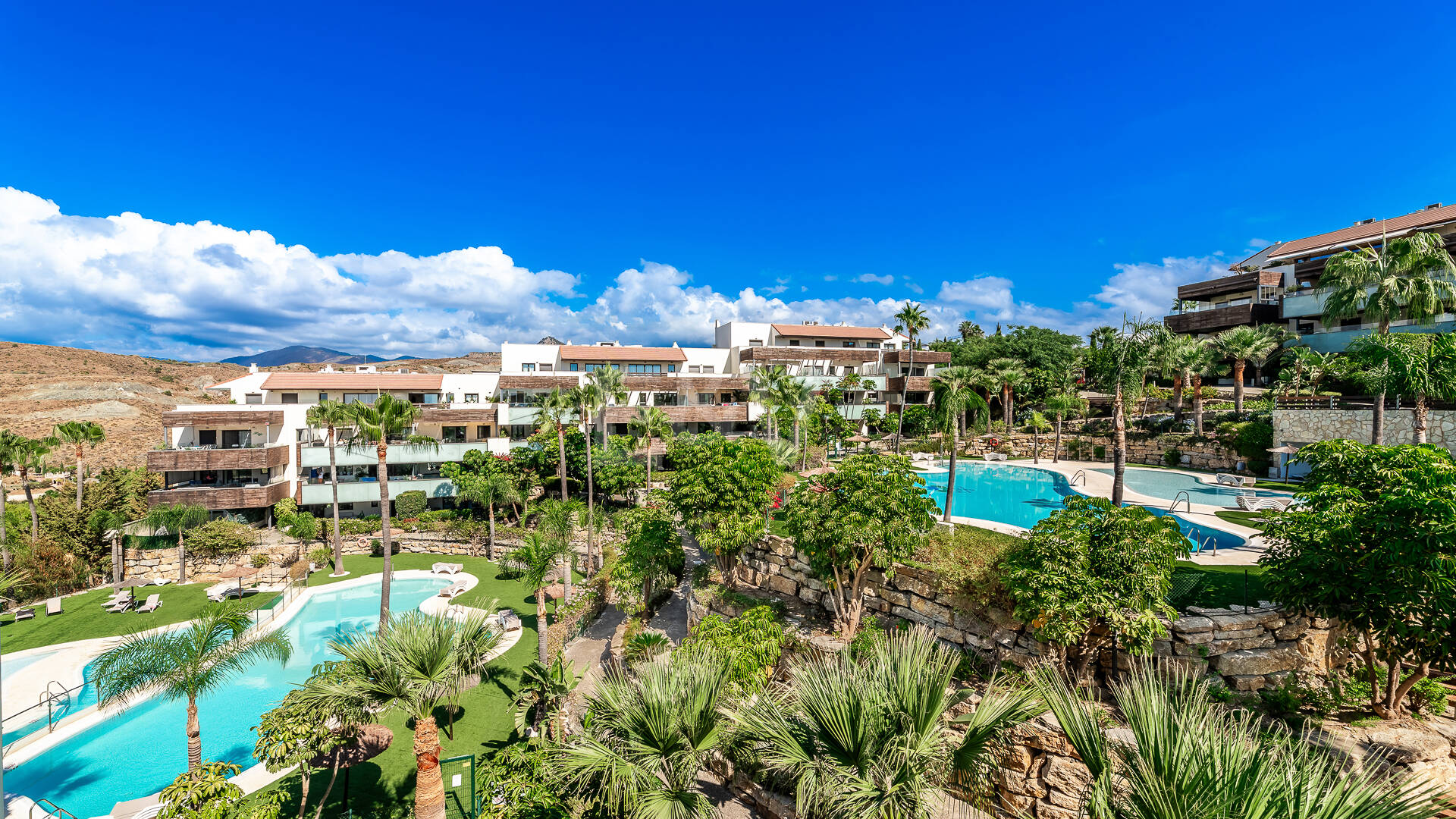 Dachgeschoss mit Privatsphäre, Panoramablick und 24-Stunden-Sicherheit