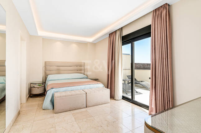 Dachgeschoss mit Privatsphäre, Panoramablick und 24-Stunden-Sicherheit