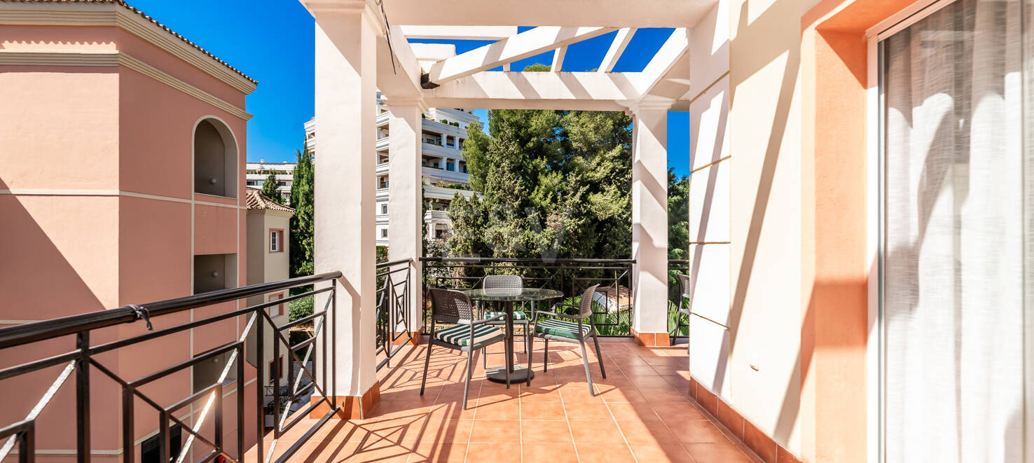 Renovated apartment with large corner terrace