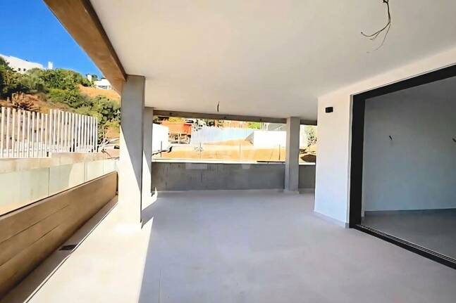 Brand-New Luxury Apartment with Sea Views – Long-Term Rental in Altos de Los Monteros, Marbella East