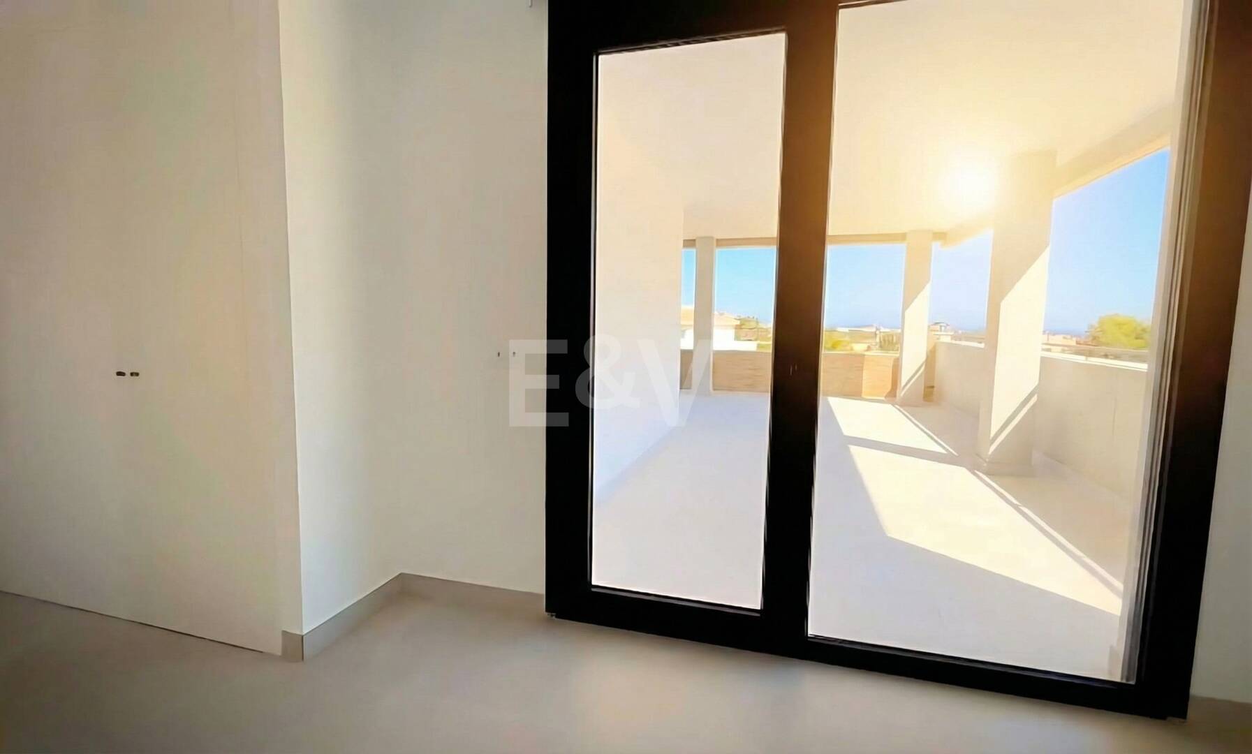 Brand-New Luxury Apartment with Sea Views – Long-Term Rental in Altos de Los Monteros, Marbella East