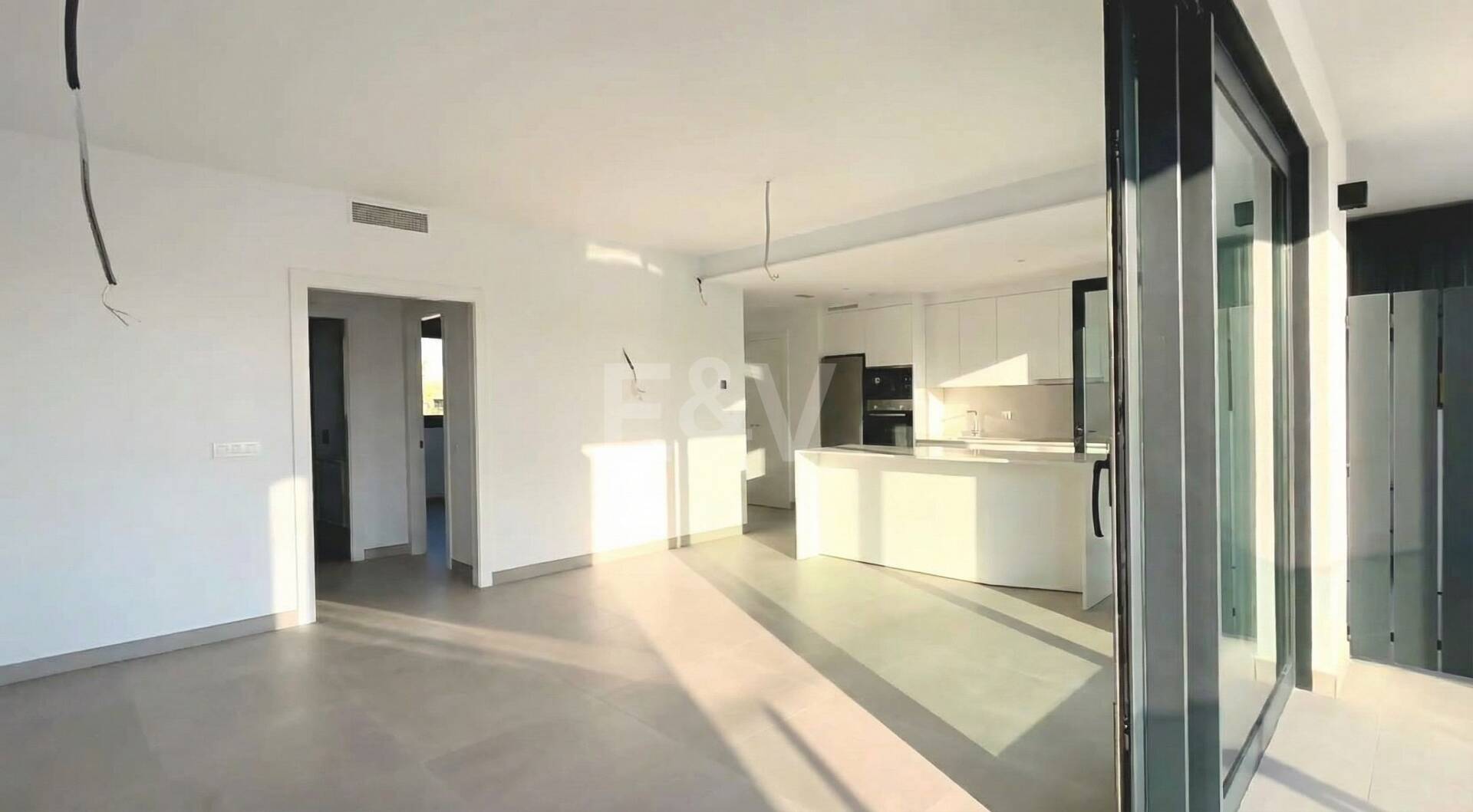 Brand-New Luxury Apartment with Sea Views – Long-Term Rental in Altos de Los Monteros, Marbella East