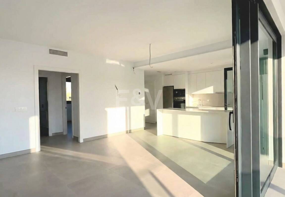 Brand-New Luxury Apartment with Sea Views – Long-Term Rental in Altos de Los Monteros, Marbella East