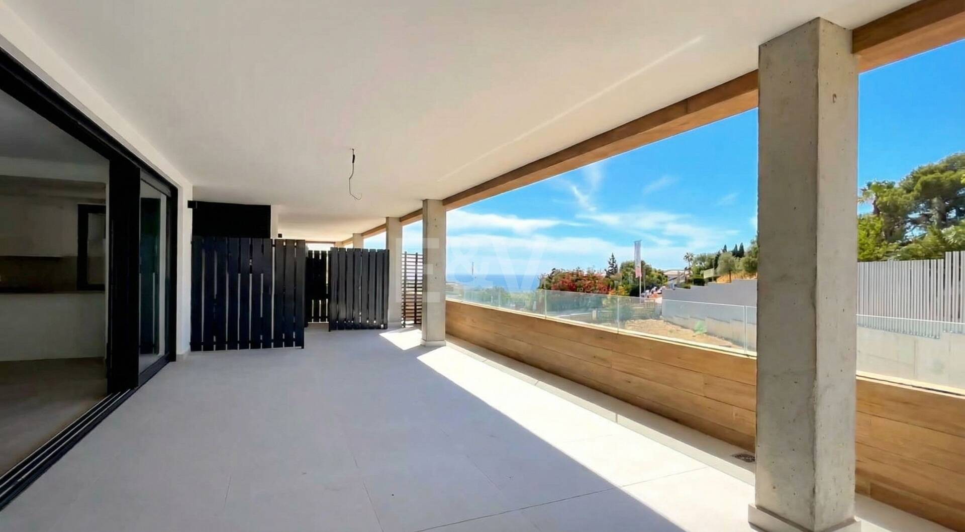 Brand-New Luxury Apartment with Sea Views – Long-Term Rental in Altos de Los Monteros, Marbella East