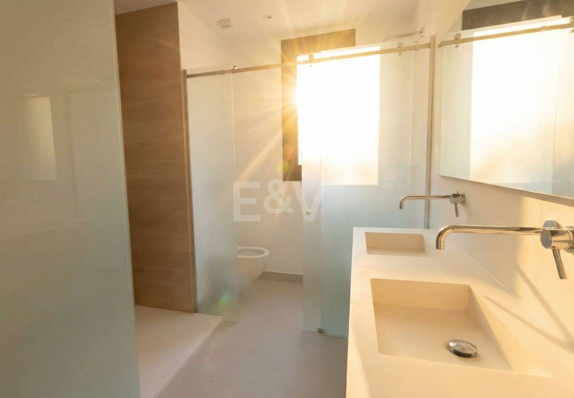 Brand-New Luxury Apartment with Sea Views – Long-Term Rental in Altos de Los Monteros, Marbella East