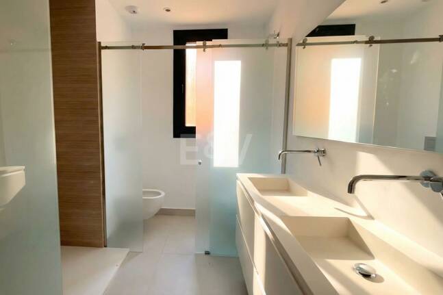 Brand-New Luxury Apartment with Sea Views – Long-Term Rental in Altos de Los Monteros, Marbella East