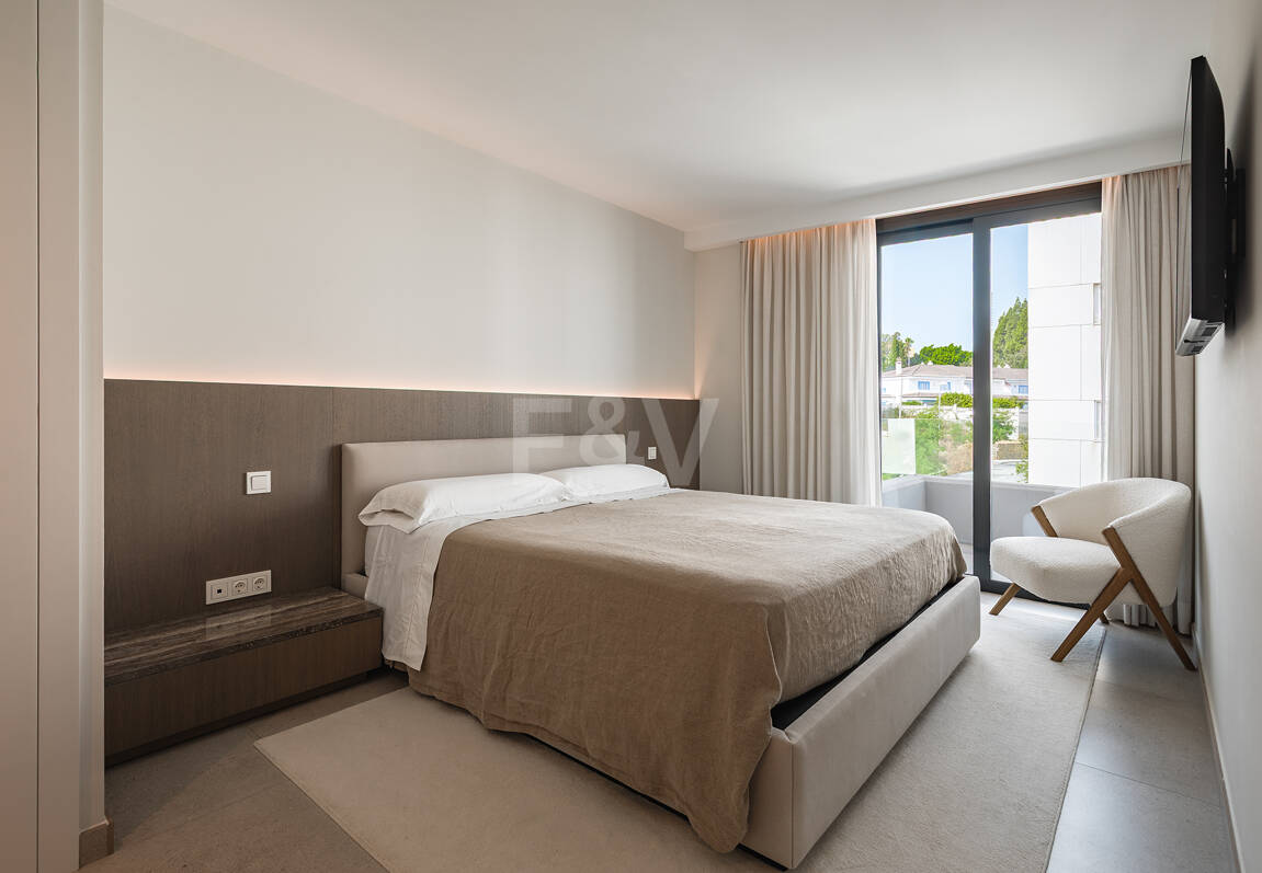 Nowoczesny apartament z Expansive Rooftop Terrace & Mountain Widoki w pobliżu centrum miasta