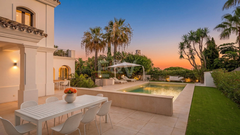 Modern Andalusian Villa Steps from the Beach