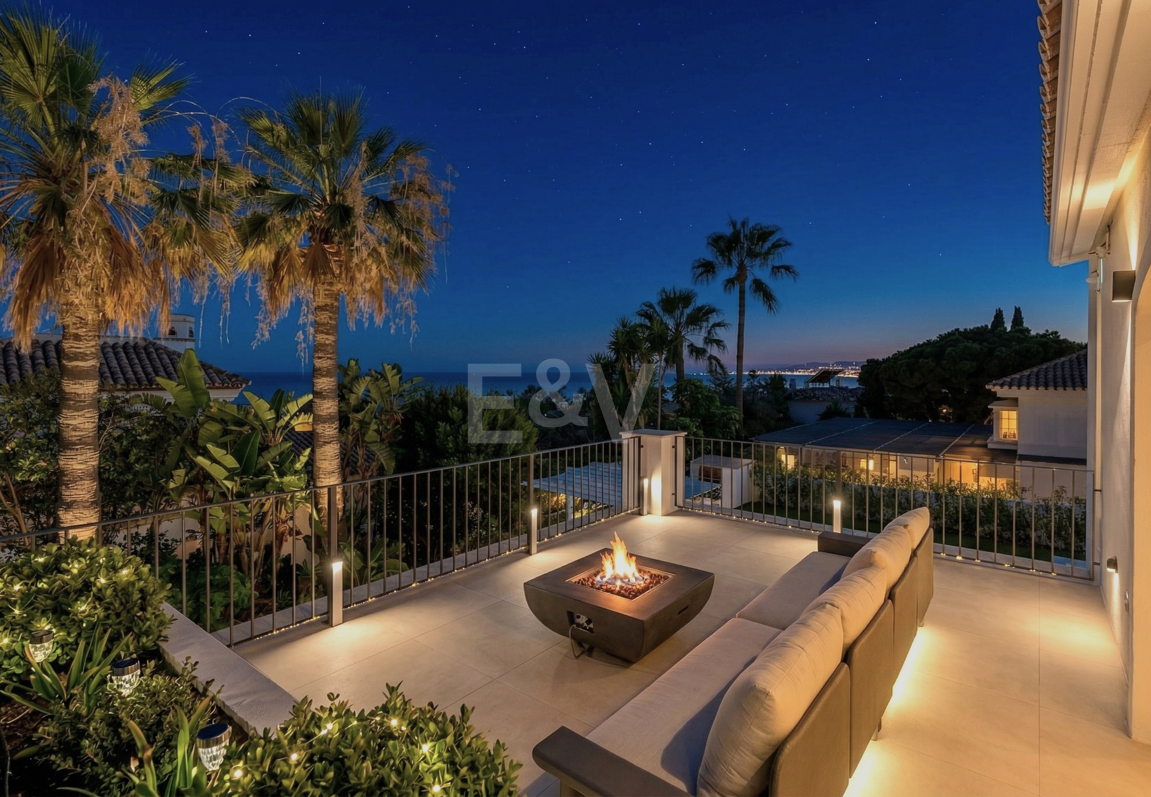 Modern Andalusian Villa Steps from the Beach