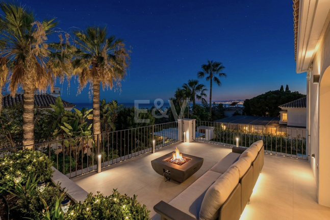 Modern Andalusian Villa Steps from the Beach