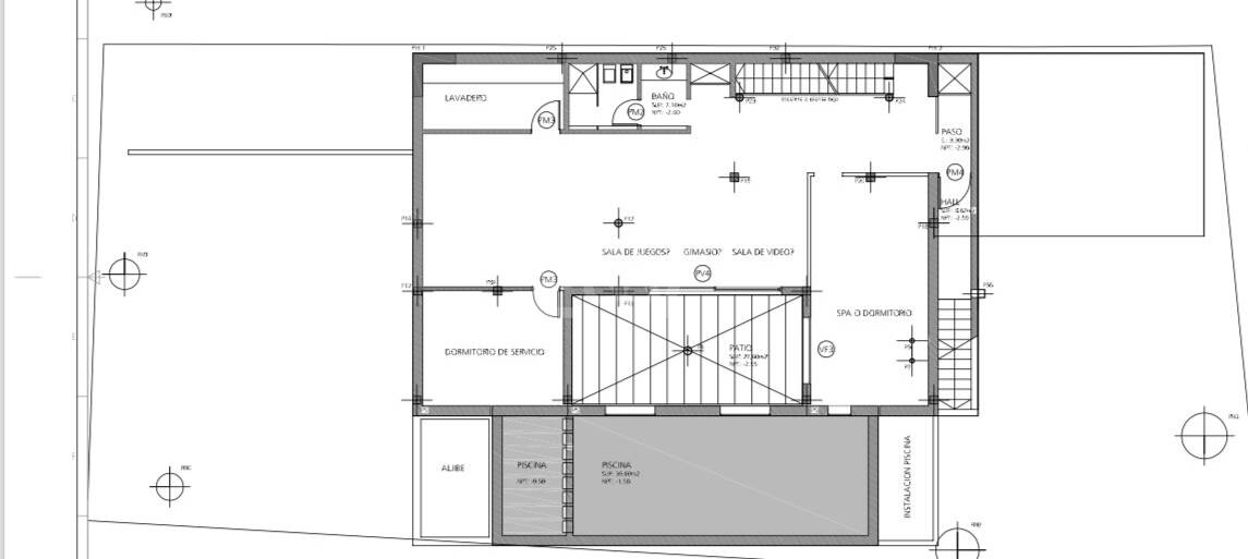 Contemporain Élégance: Villa élégante au Golf avec piscine et conception ouverte