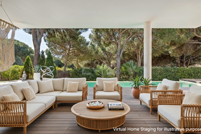 Contemporary Elegance: Stylish Villa at the Golf with Pool and Open-Plan Design