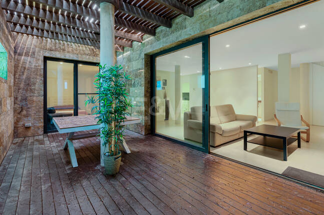 Contemporary Elegance: Stylish Villa at the Golf with Pool and Open-Plan Design