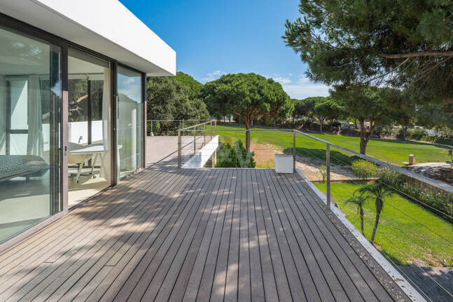 Contemporary Elegance: Stylish Villa at the Golf with Pool and Open-Plan Design