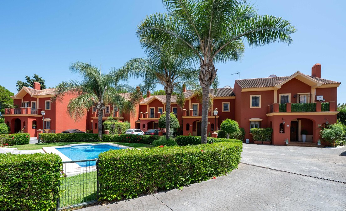 Frontline Golf Corner House with Private Garden in Prestigious Gated Community