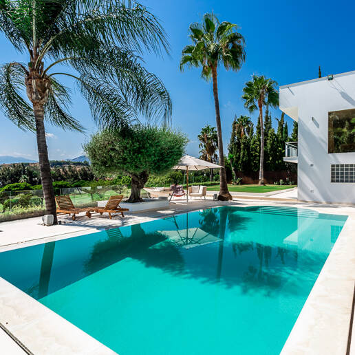 Modern frontline golf villa