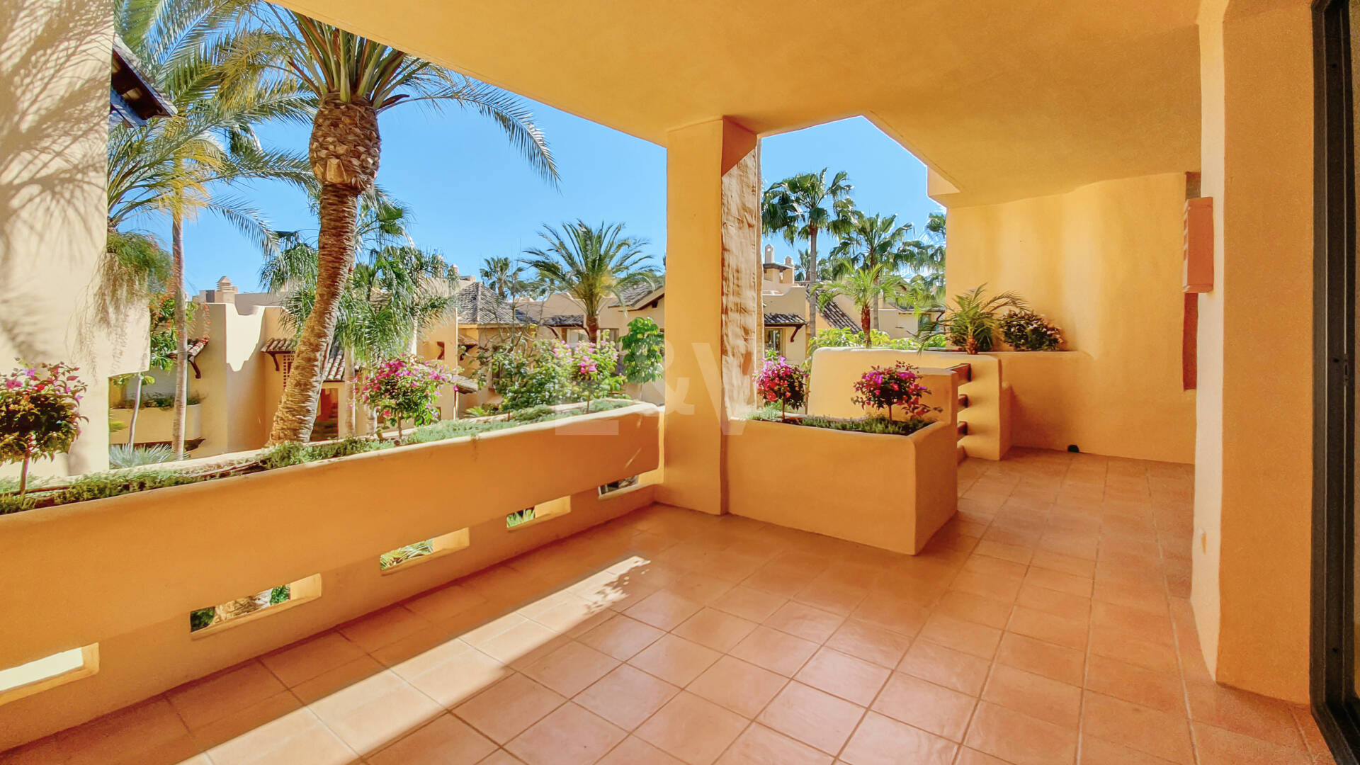 Spacious Luxury Apartment in the Prestigious Mansion Club, Sierra Blanca