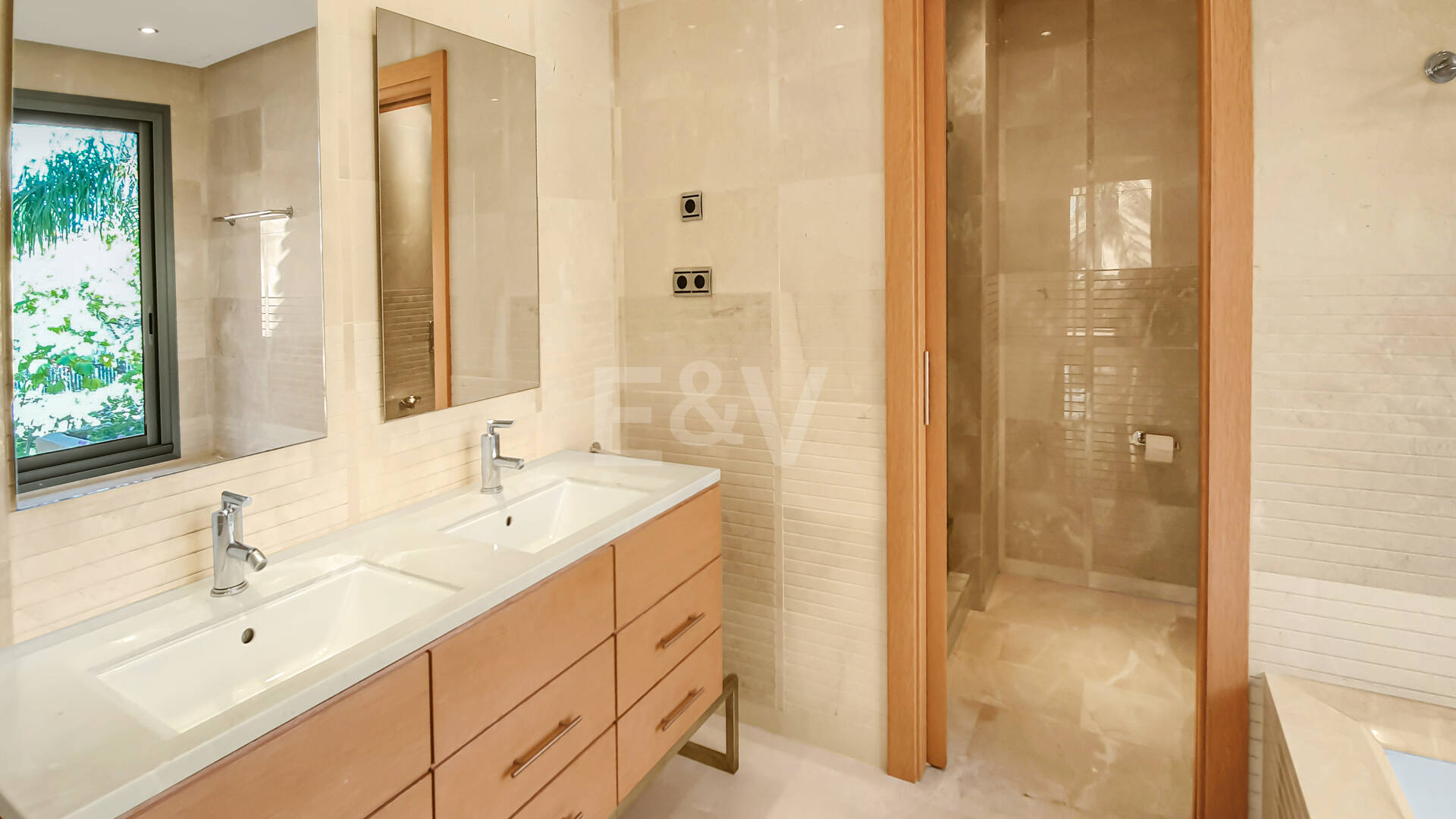 Spacious Luxury Apartment in the Prestigious Mansion Club, Sierra Blanca