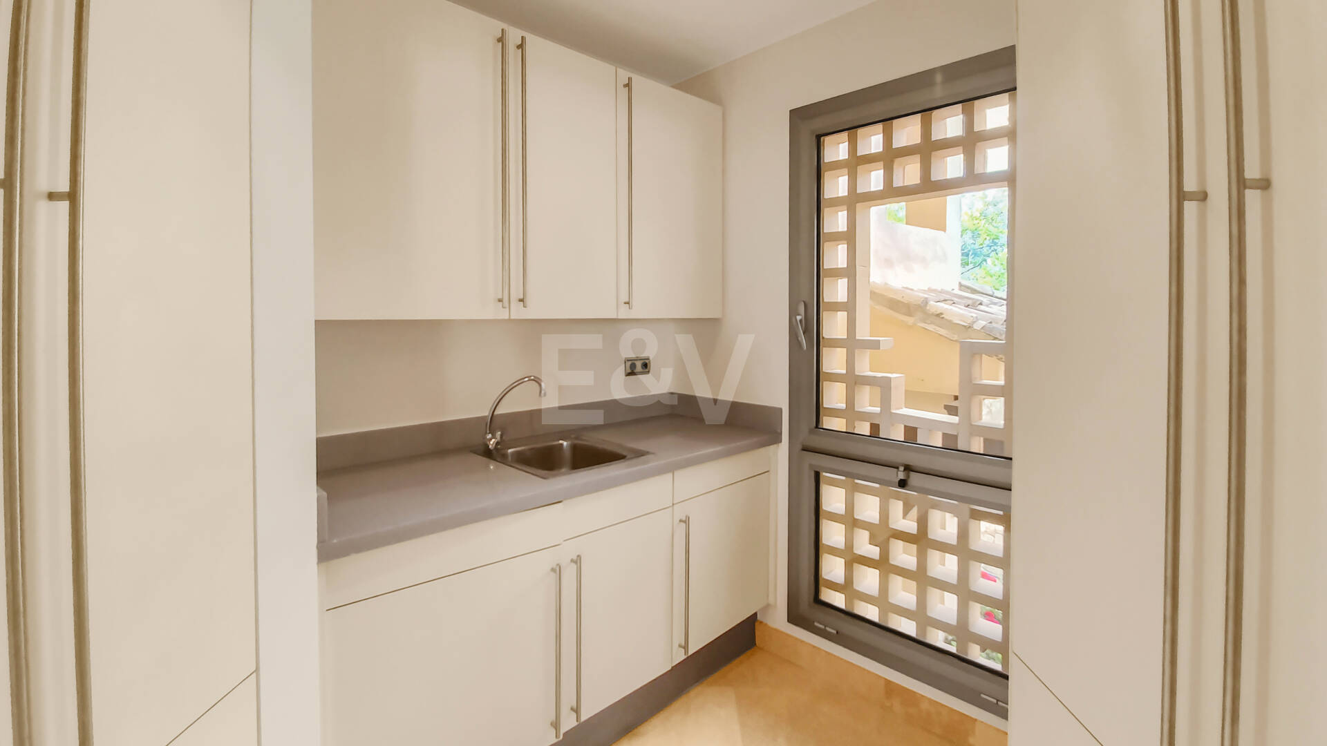 Spacious Luxury Apartment in the Prestigious Mansion Club, Sierra Blanca