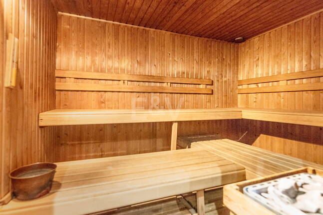 Spacious Luxury Apartment in the Prestigious Mansion Club, Sierra Blanca