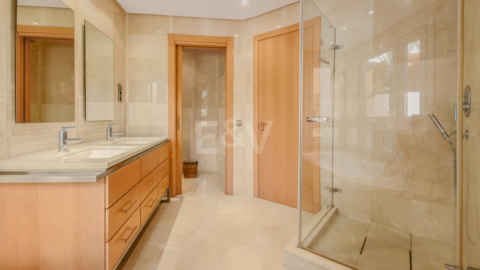 Spacious Luxury Apartment in the Prestigious Mansion Club, Sierra Blanca