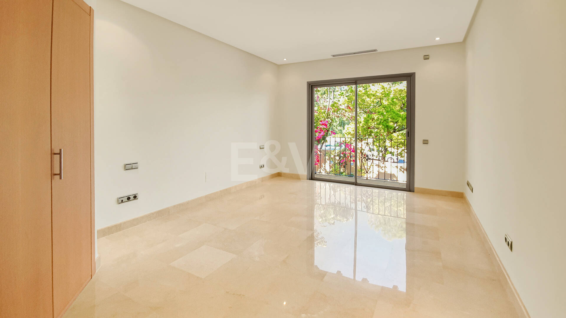 Spacious Luxury Apartment in the Prestigious Mansion Club, Sierra Blanca