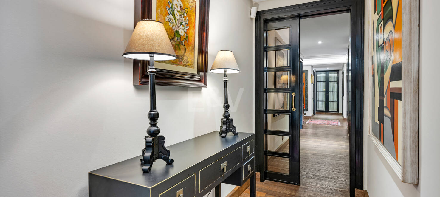 Apartamento de lujo premium a solo 250 metros de la playa de Marbella