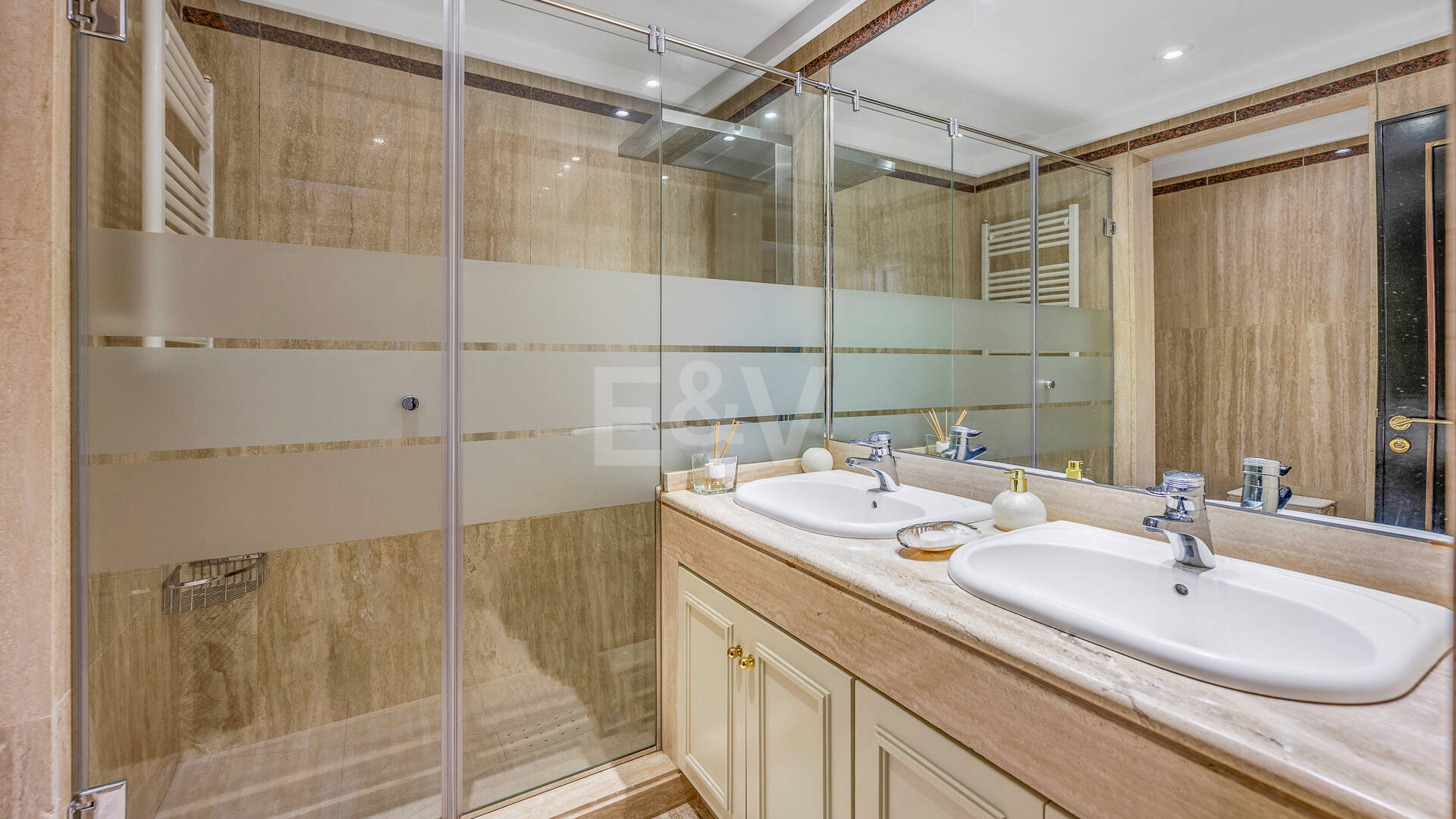 Premium-Luxusapartment nur 250 Meter vom Strand von Marbella entfernt