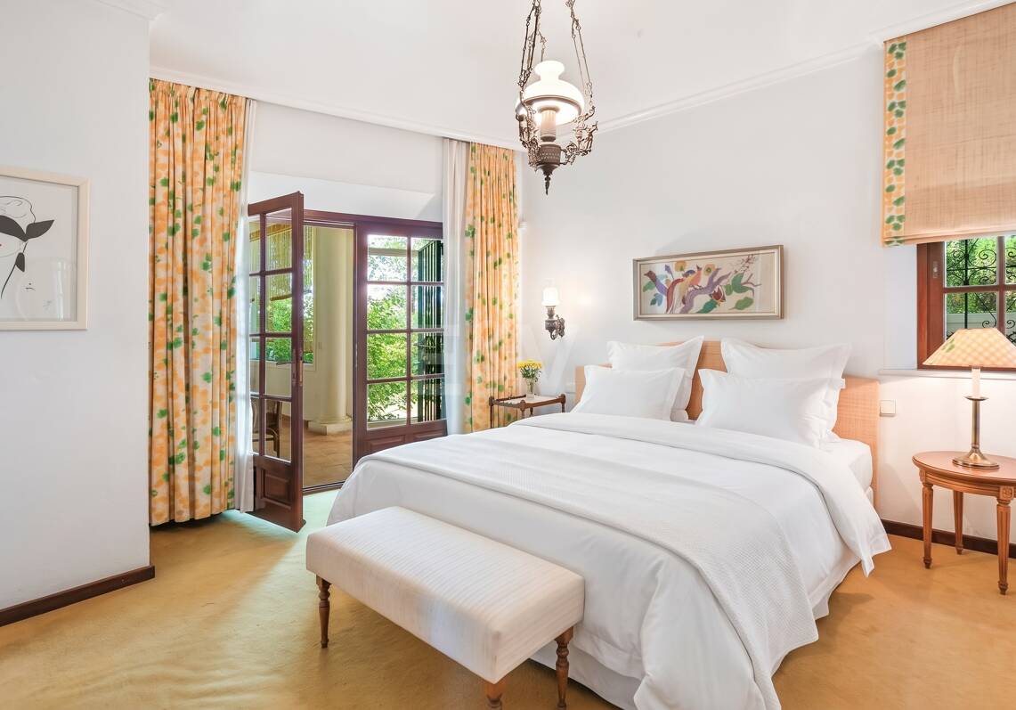 Villa Renisa, andalusische Villa auf großem Privatgrundstück mit Meerblick