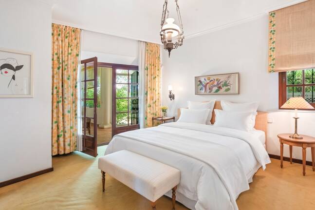 Villa Renisa, andalusische Villa auf großem Privatgrundstück mit Meerblick