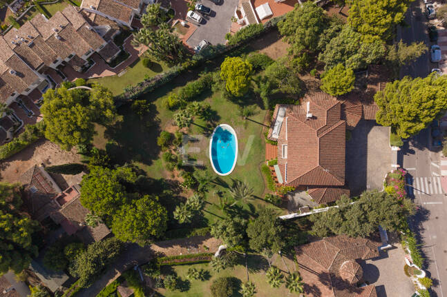 Villa Renisa, andalusische Villa auf großem Privatgrundstück mit Meerblick
