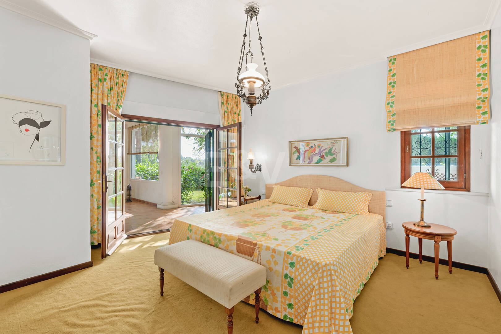 Villa de estilo andaluz en amplia parcela junto al centro de Marbella