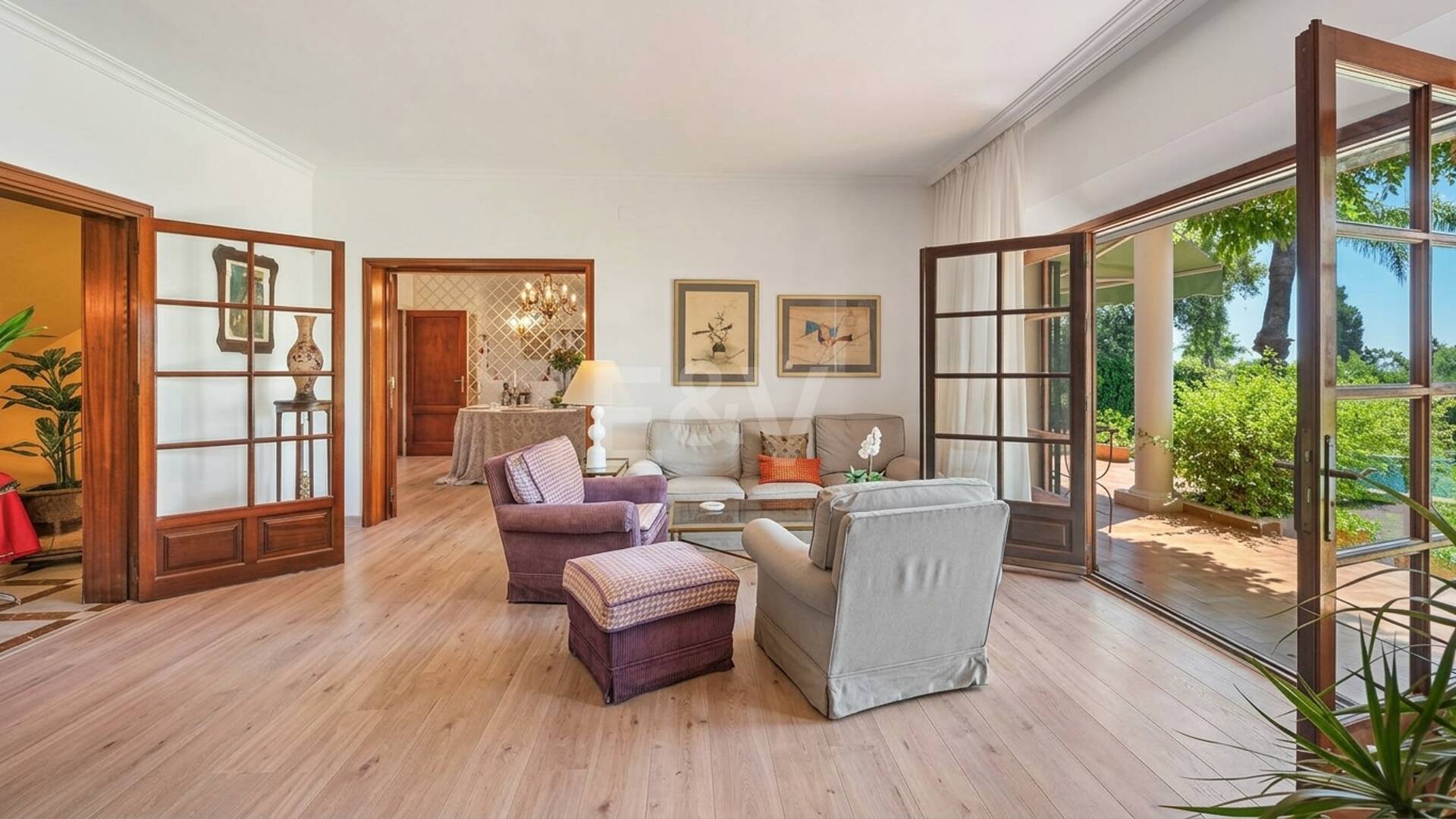 Villa Renisa, andalusische Villa auf großem Privatgrundstück mit Meerblick