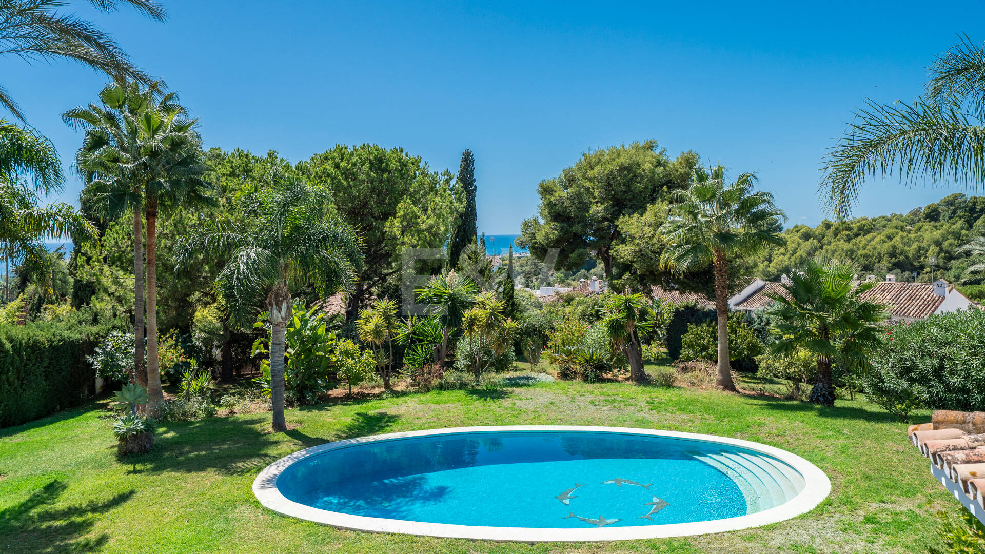Villa Renisa, andalusische Villa auf großem Privatgrundstück mit Meerblick