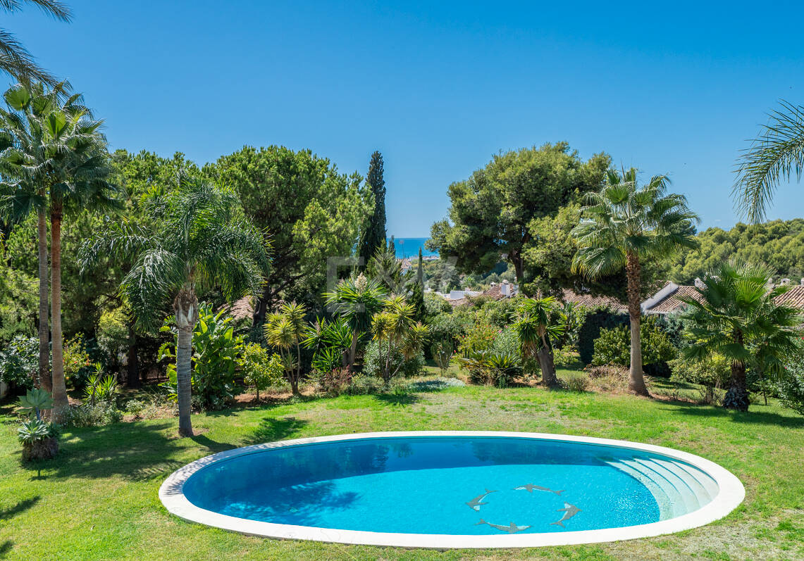 Villa Renisa, andalusische Villa auf großem Privatgrundstück mit Meerblick