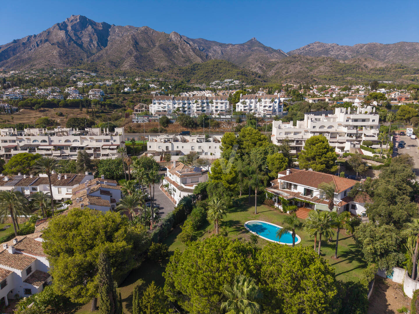 Villa Renisa, andalusische Villa auf großem Privatgrundstück mit Meerblick
