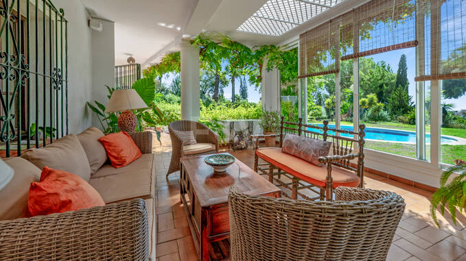 Villa andalouse sur un terrain généreux près de Marbella Centre